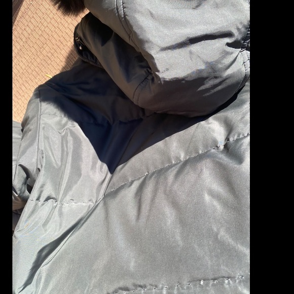 DKNY Black Long puffer insulated warm jacket fur hood winter coat L pockets EUC - Picture 3 of 5